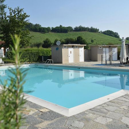 Aura Loving Home Con 4 Posti Letto, Cucina Completa, Terrazzo Ed Un Grande Parco Verde Serravalle d'Asti Exterior foto
