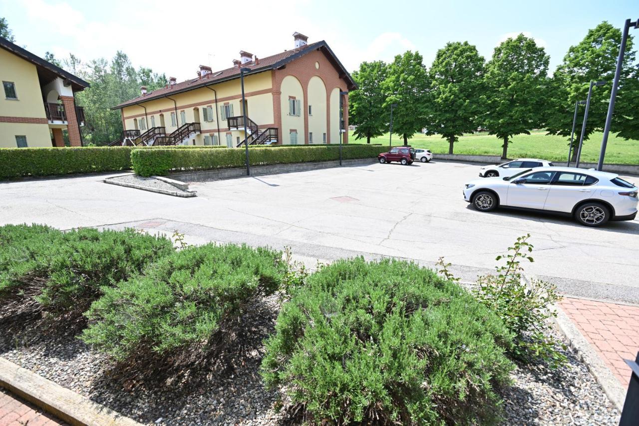 Aura Loving Home Con 4 Posti Letto, Cucina Completa, Terrazzo Ed Un Grande Parco Verde Serravalle d'Asti Exterior foto